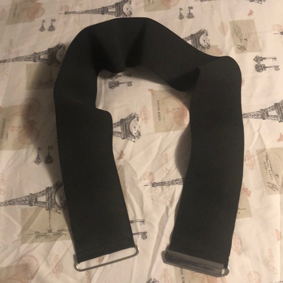 Black stretch belt with silver buckle - Picture 3 of 3